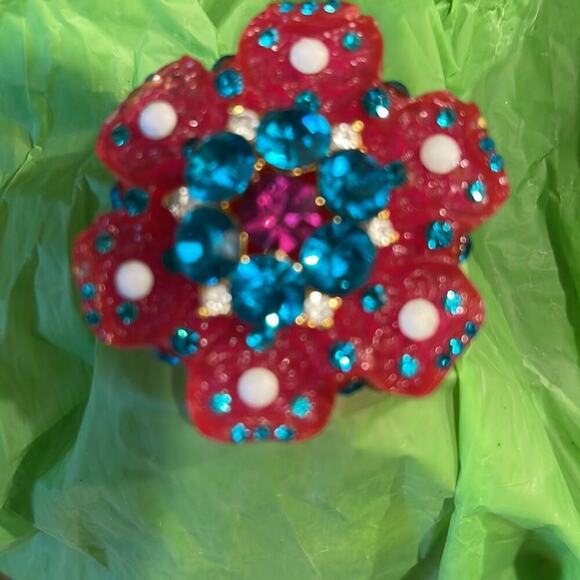 Vintage Earrings clip teal/aqua stones- rhinestones & white jet. - Picture 1 of 2